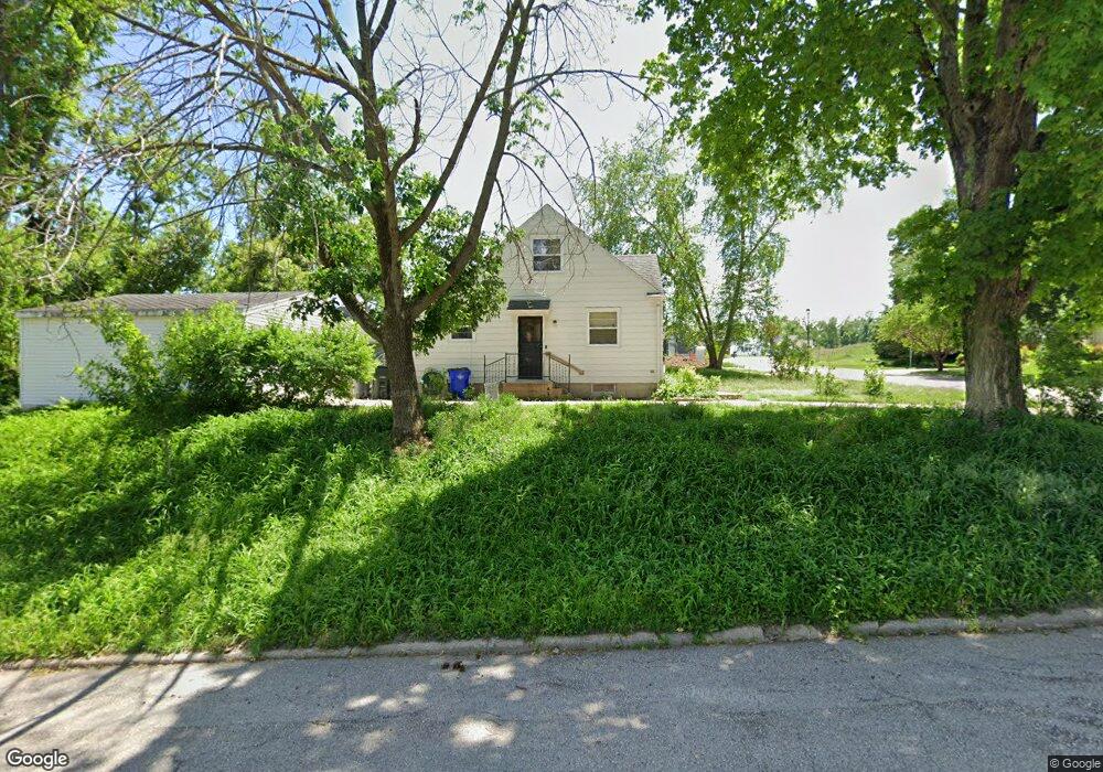 1440 38th St SE, Cedar Rapids, IA 52403 - photo 1