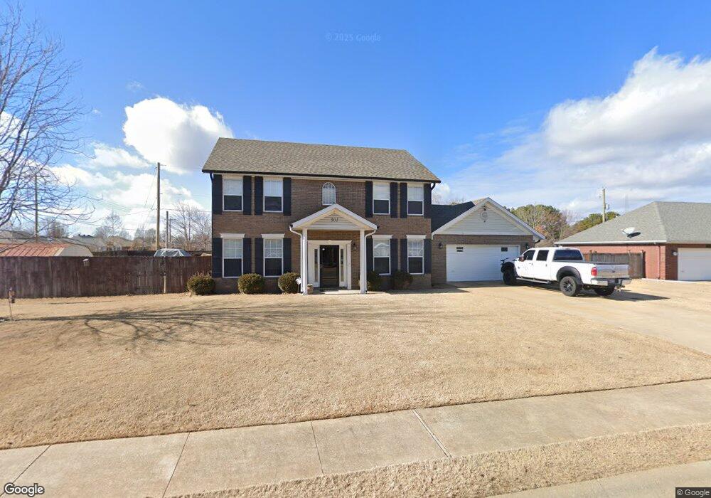 301 Cross Creek Dr, Bentonville, AR 72712 - photo 1