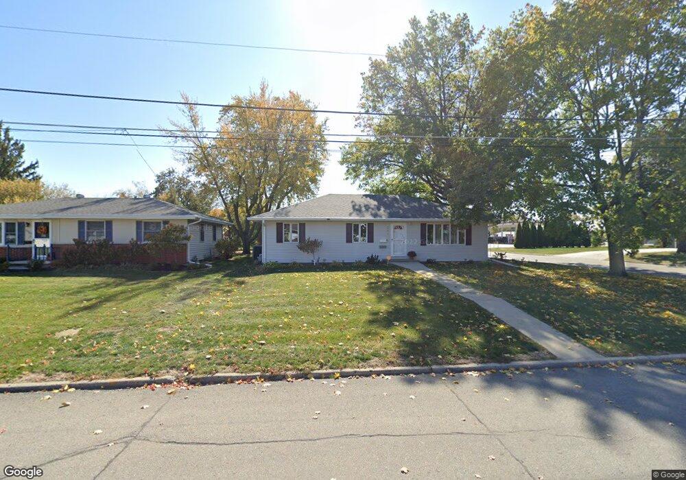 2001 N 2nd Ave E, Newton, IA 50208 - photo 1