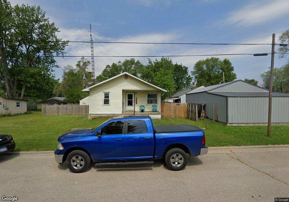 705 S Mclean St, Lincoln, IL 62656 - photo 1