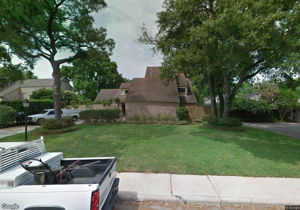 10118 Meadow Lake Ln, Houston, TX 77042 - photo 1