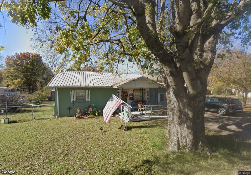 1101 S 2nd St, Henryetta, OK 74437 - photo 1