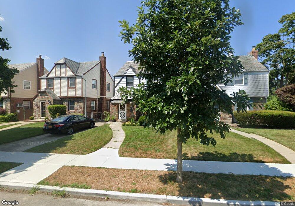 8606 249th St, Bellerose, NY 11426 - photo 1