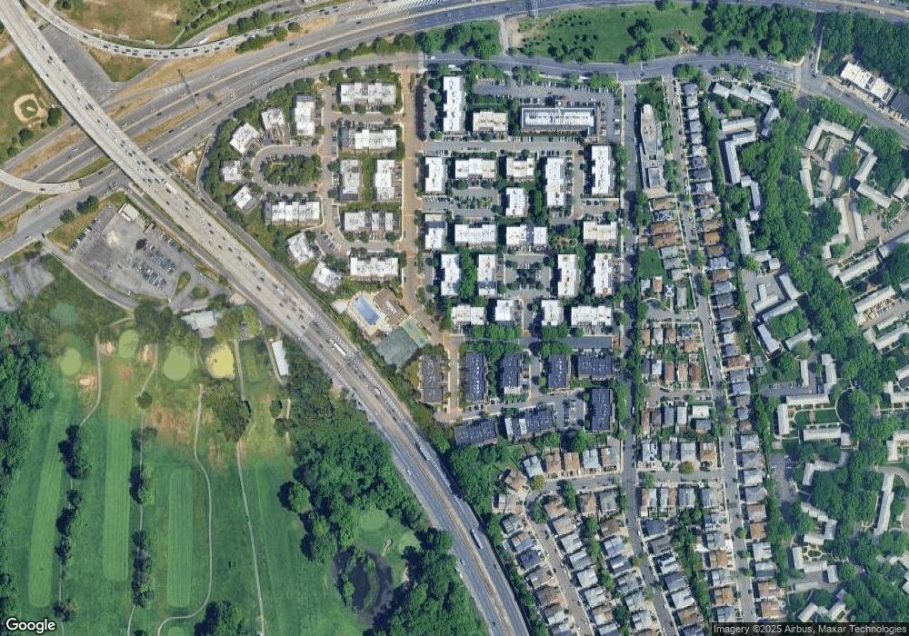 20701 Estates Dr unit 1462, Bayside, NY 11360 - photo 1