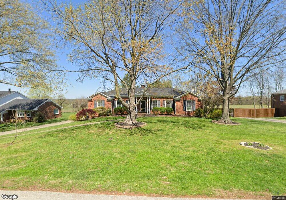 316 Farmbrook Cir, Frankfort, KY 40601 - photo 1