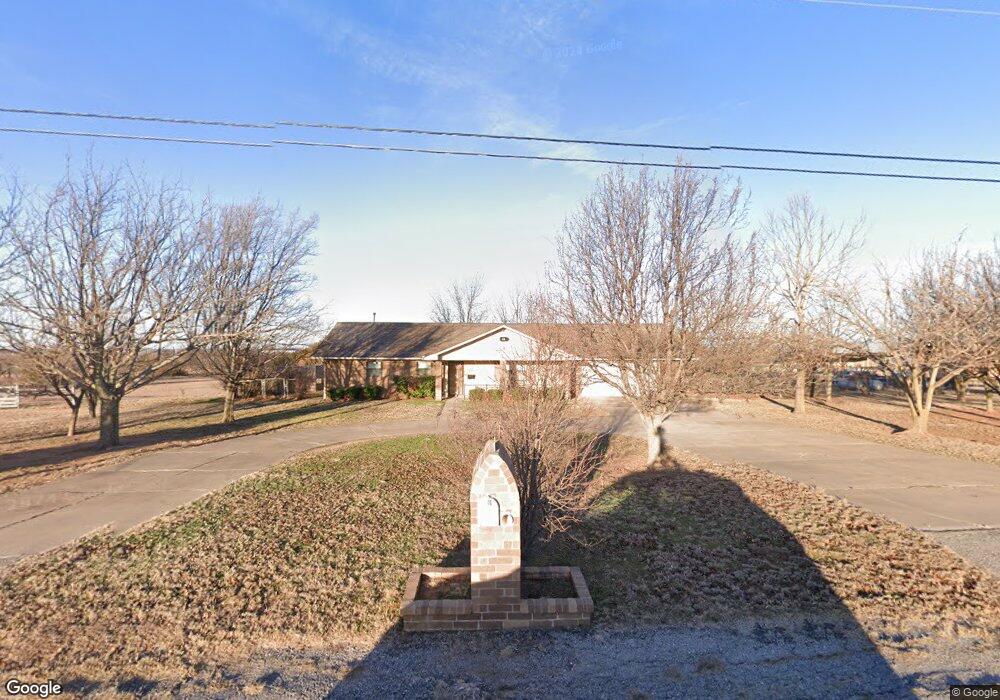 123 NW Paint Rd, Cache, OK 73527 - photo 1