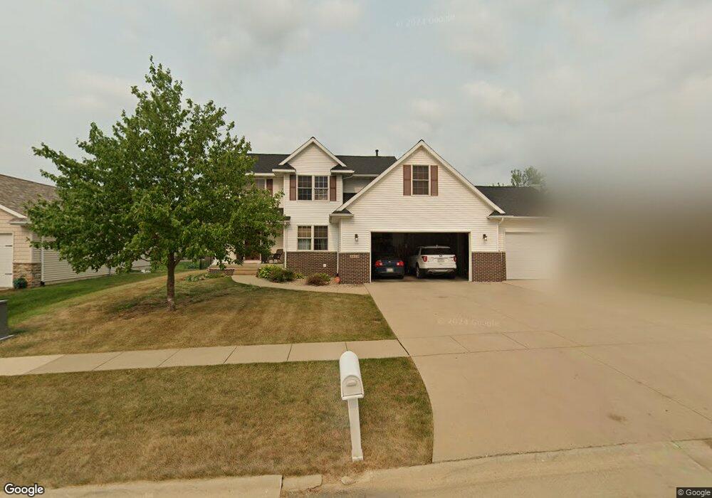 3618 Big Horn Rd SW, Cedar Rapids, IA 52404 - photo 1