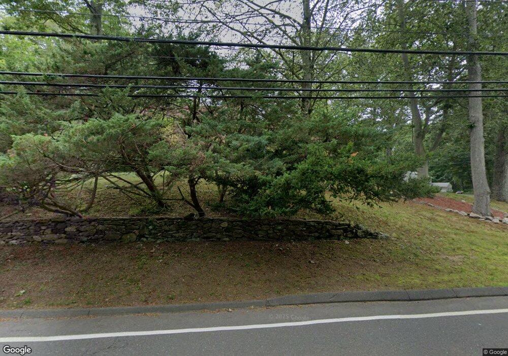 261 Sawmill Rd, Stamford, CT 06903 - photo 1