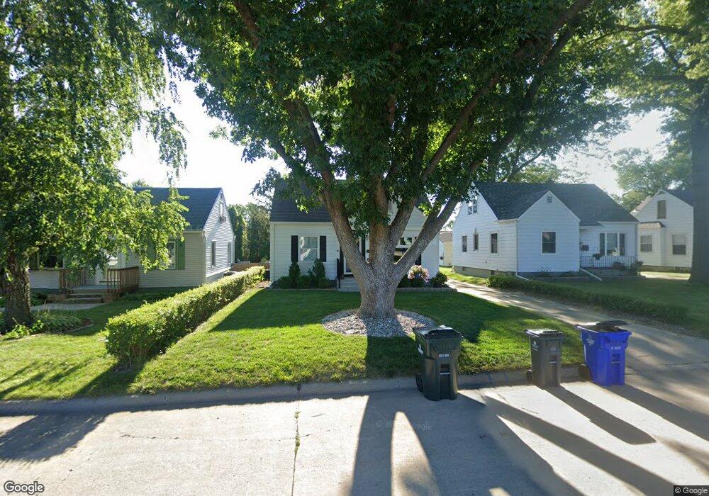 724 Knoll St SE, Cedar Rapids, IA 52403 - photo 1