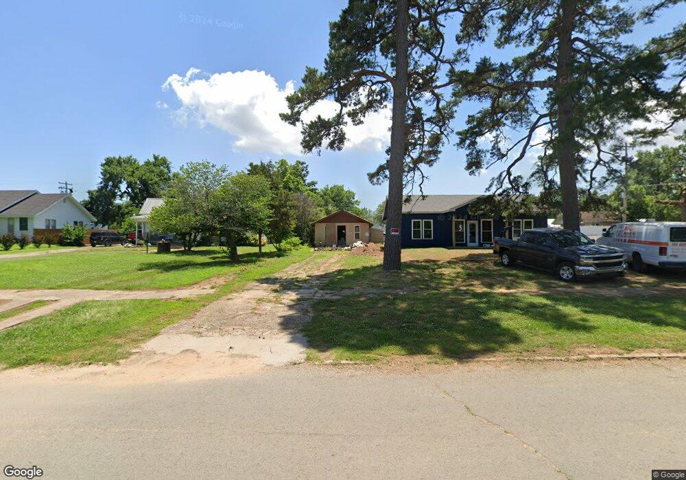 611 Forest Ave, Eufaula, OK 74432 - photo 1