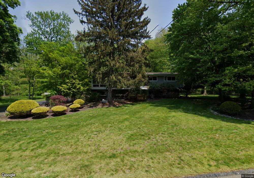 22 Robin Hood Rd, Suffern, NY 10901 - photo 1