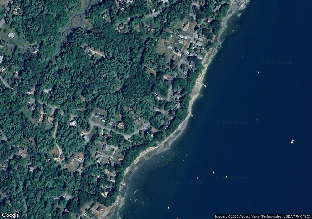 77 Maquoit Dr, Freeport, ME 04032 - photo 1