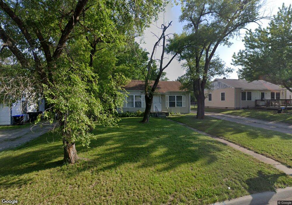 1115 SE 33rd St, Topeka, KS 66605 - photo 1