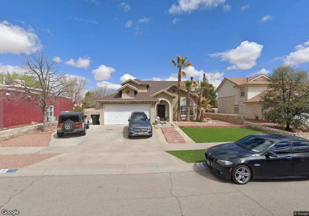 13933 Roslyn Dr, Horizon City, TX 79928 - photo 1