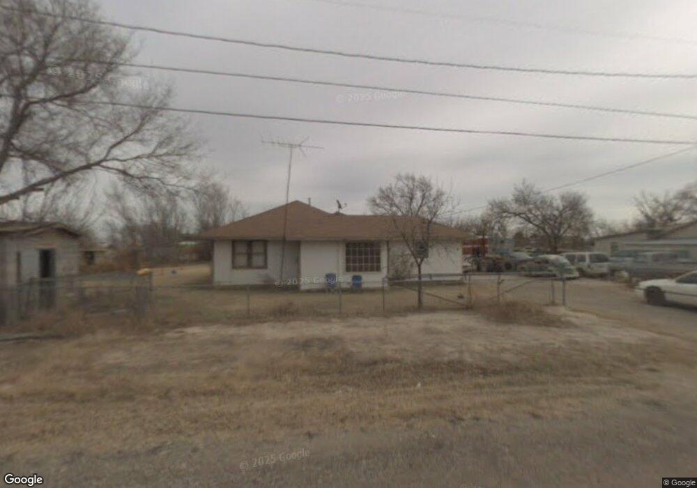 2412 Ferrell Ave, Plainview, TX 79072 - photo 1
