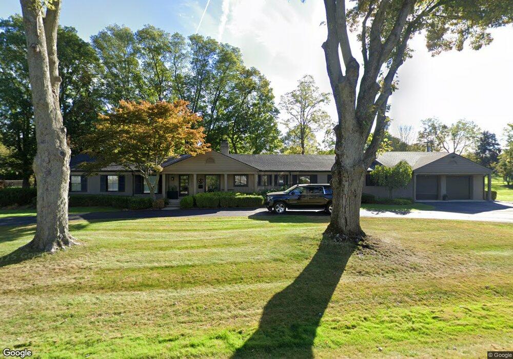 1023 Fox Chase Rd, Bloomfield Hills, MI 48301 - photo 1