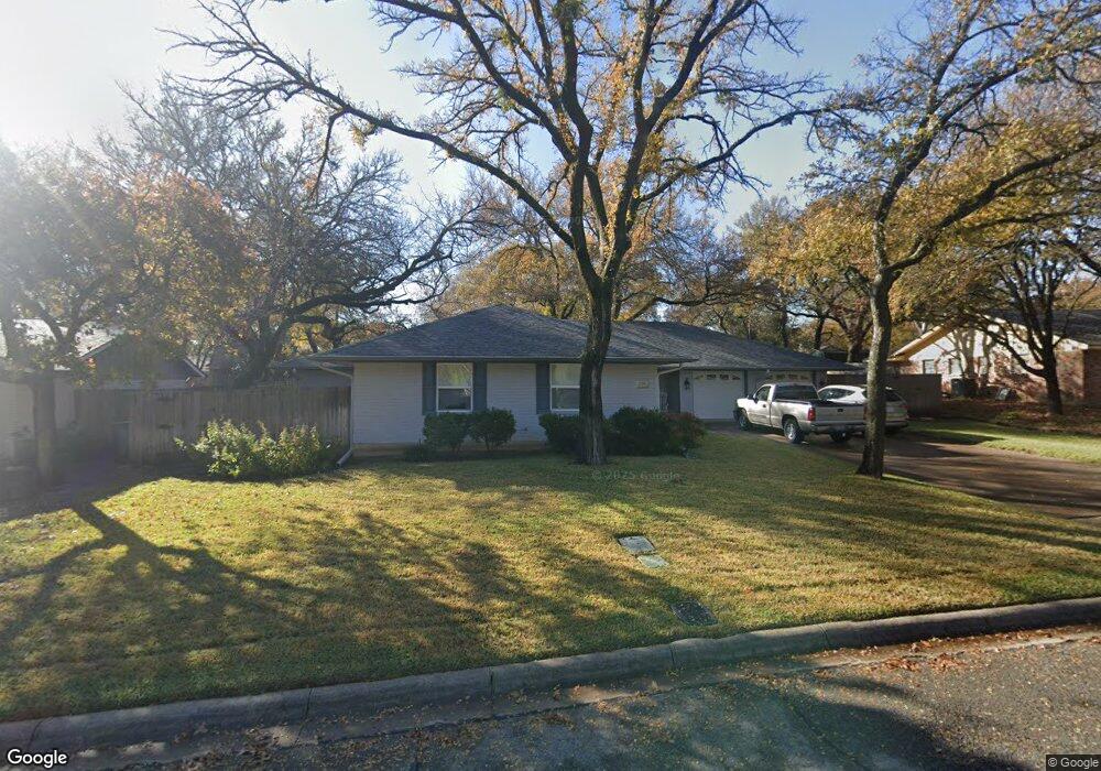 620 Annette Dr, Bedford, TX 76022 - photo 1
