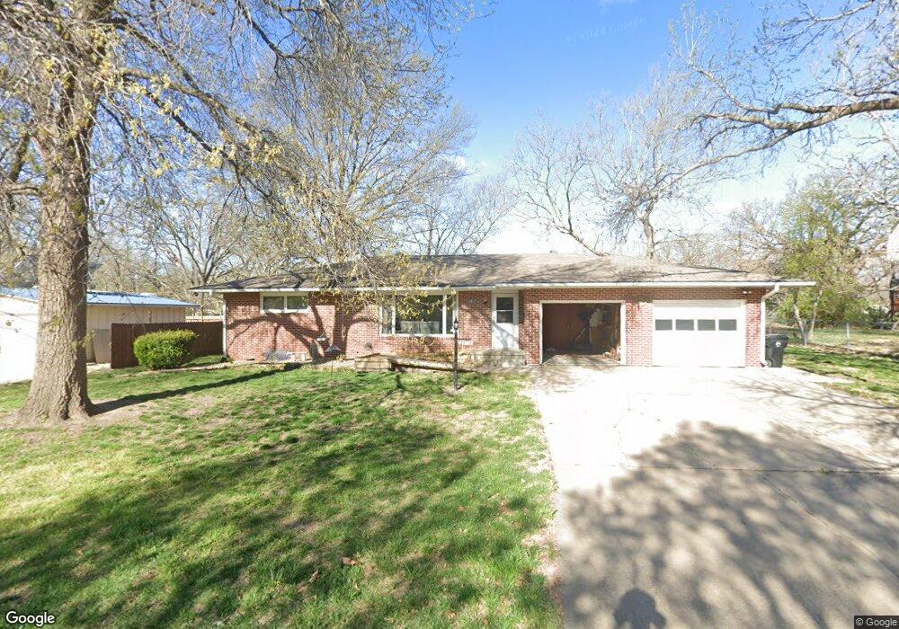 2505 SW James Ct, Topeka, KS 66614 - photo 1