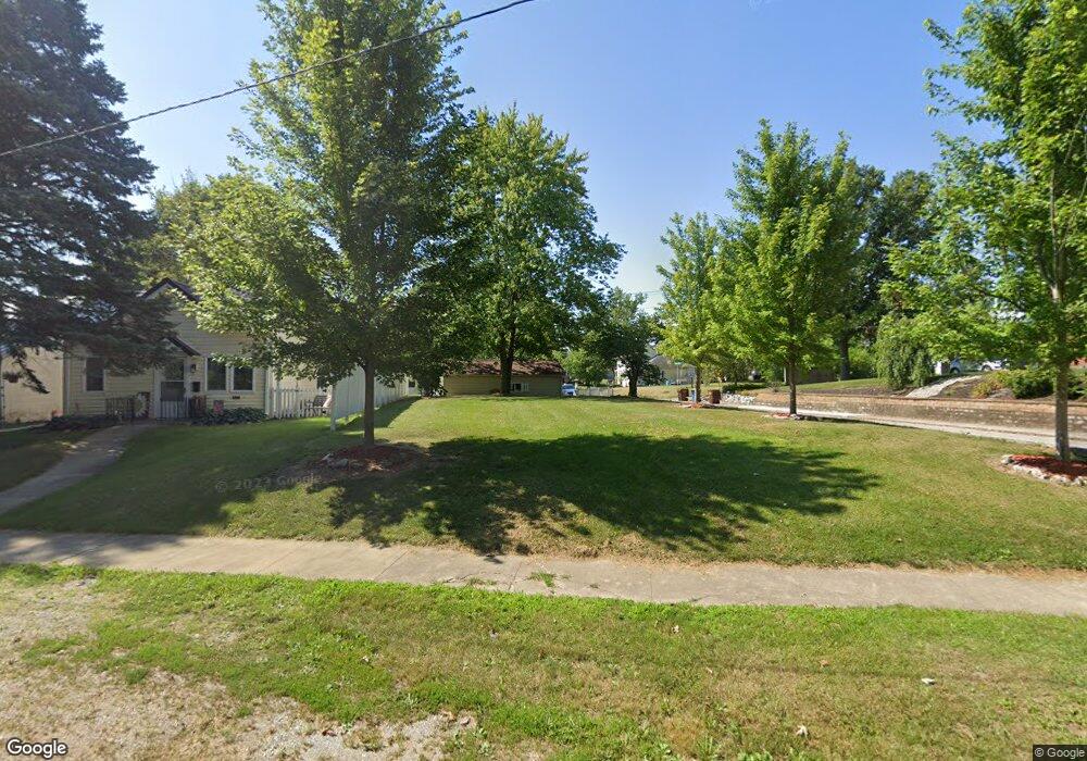 402 E Market St, Bluffton, IN 46714 - photo 1