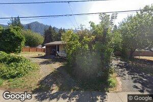 610 SE Forest Ln, Cascade Locks, OR 97014