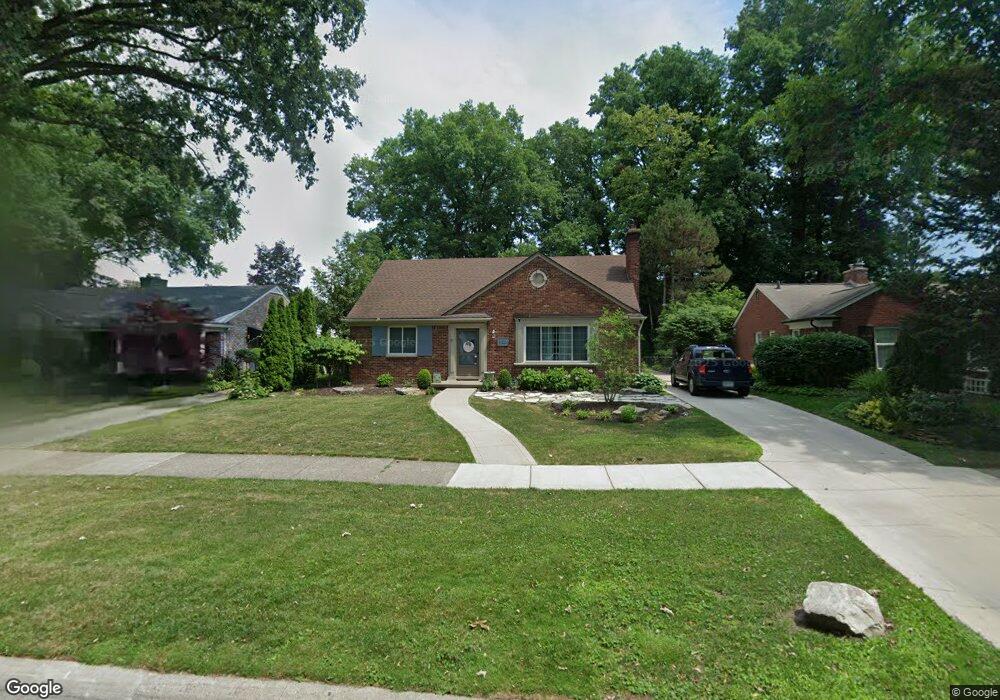 320 Lothrop Rd, Grosse Pointe Farms, MI 48236 - photo 1