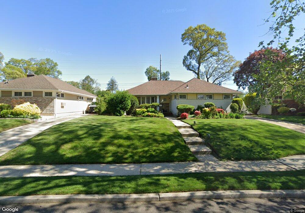 570 Mohawk Rd, West Hempstead, NY 11552 - photo 1