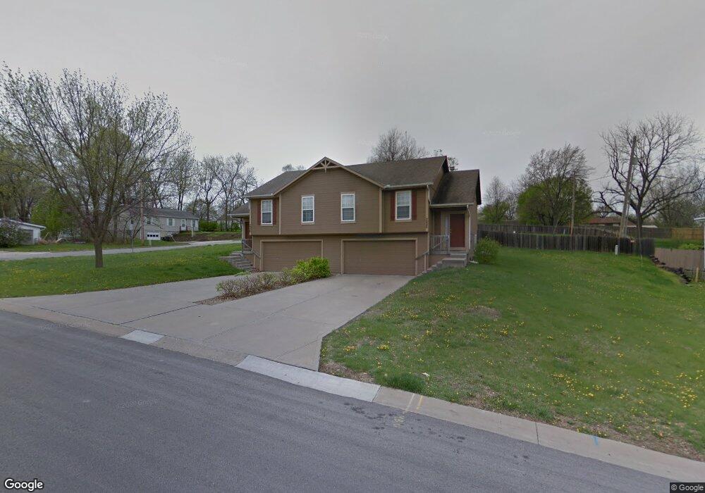 5226 Knox Ave, Shawnee, KS 66203 - photo 1