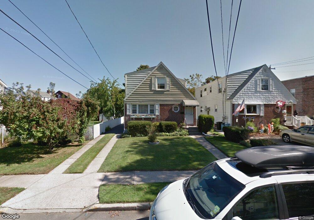 15 Daley Place unit 1st Fl, Lynbrook, NY 11563 - photo 1