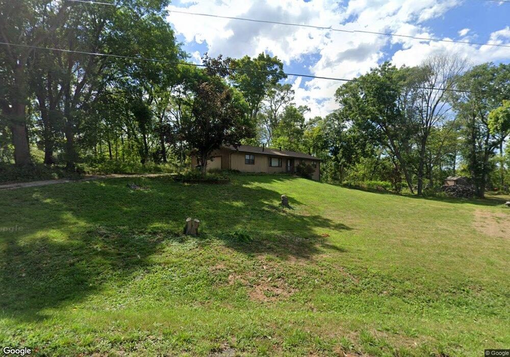 1319 Oak Dr SE, Cedar Rapids, IA 52403 - photo 1