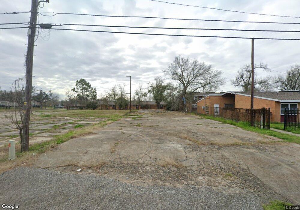 1514 2nd St, Lake Charles, LA 70601 - photo 1