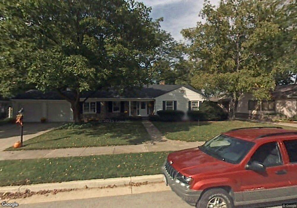 304 N Maple Terrace, Oconomowoc, WI 53066 - photo 1