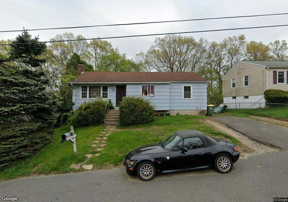 70 Horseshoe Dr, Waterbury, CT 06706 - photo 1