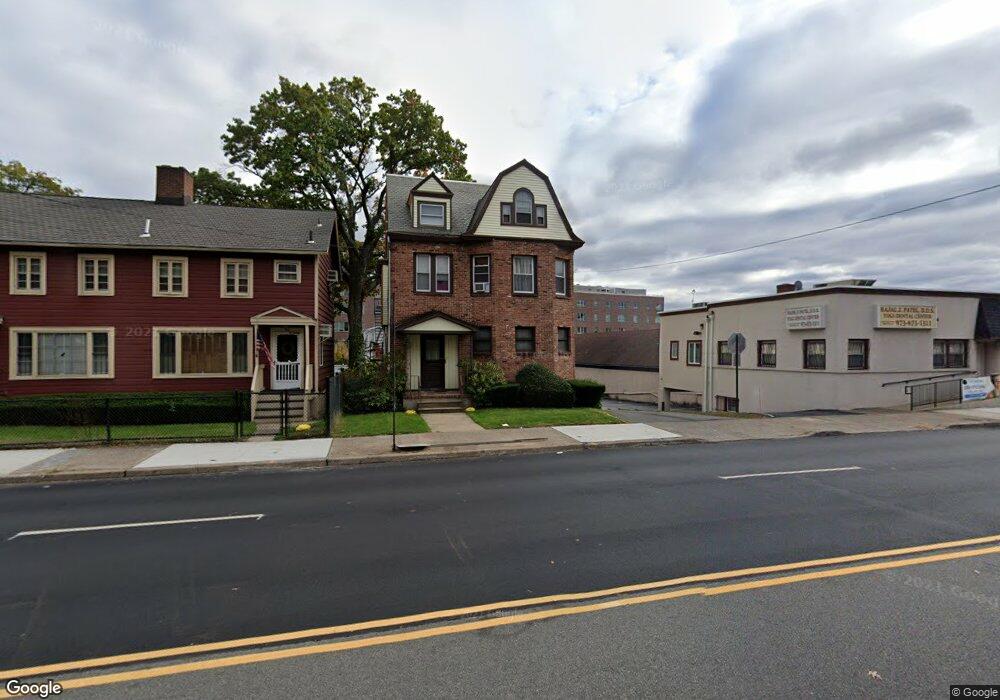 22 Scotland Rd, Orange, NJ 07050 - photo 1