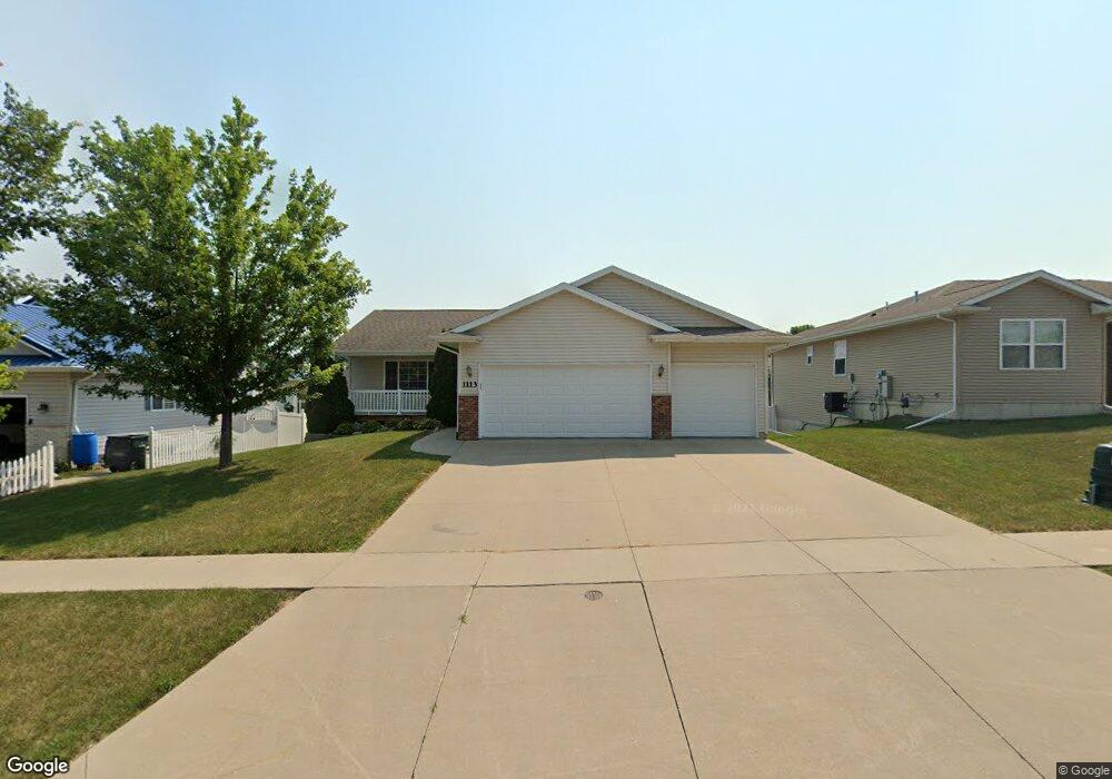 1113 Koudsi Blvd NW, Cedar Rapids, IA 52405 - photo 1