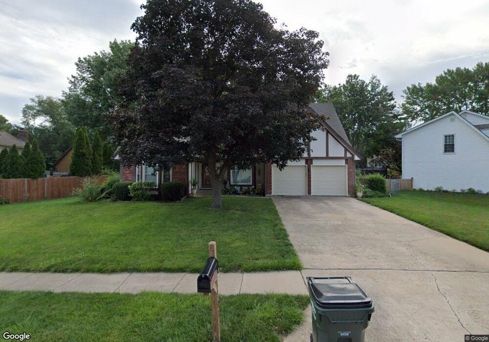 6907 Bradshaw St, Shawnee, KS 66216 - photo 1