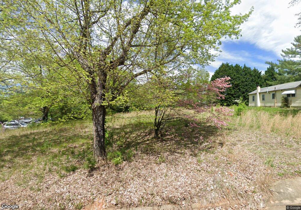 725 Bryant St, Statesville, NC 28677 - photo 1