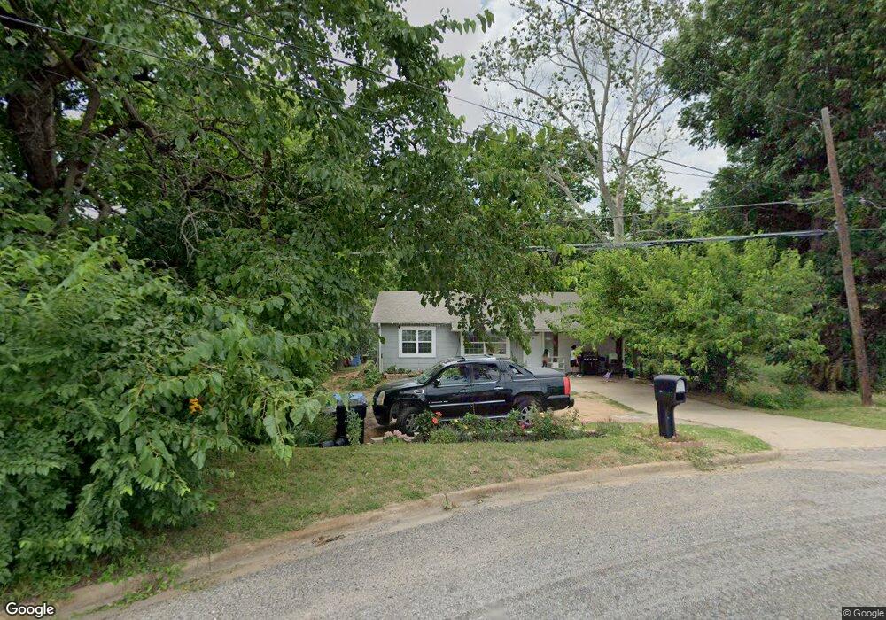 2215 Woodlawn Blvd, Denison, TX 75020 - photo 1