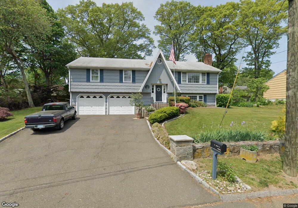 81 Poplar St, Trumbull, CT 06611 - photo 1