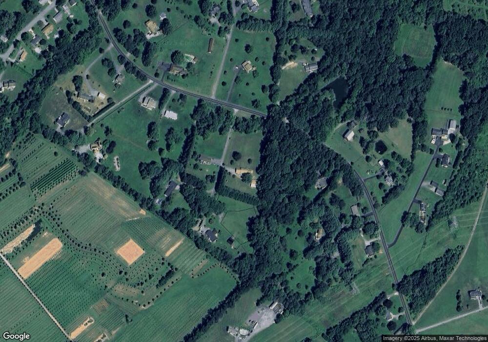 4424 Cherry Tree Ln, Sykesville, MD 21784 - photo 1