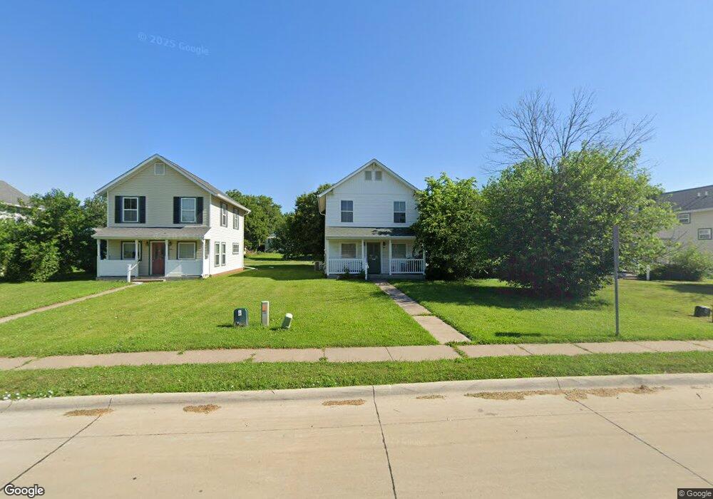 1114 W 12th St, Davenport, IA 52804 - photo 1