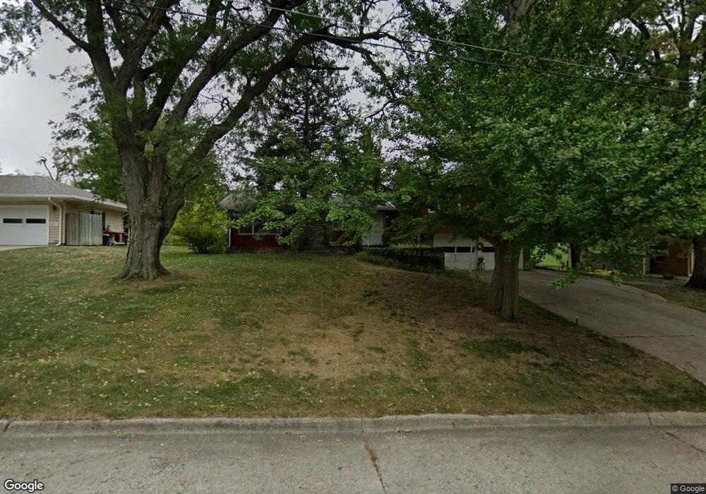 1211 S 14th Ave W, Newton, IA 50208 - photo 1