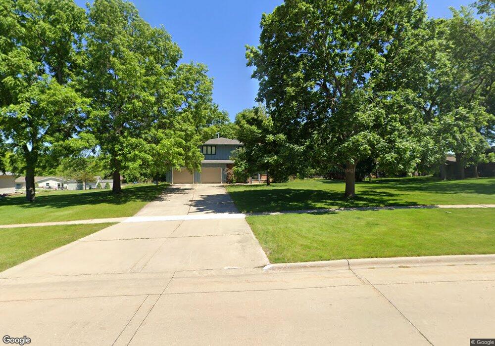 1324 Oak Park Blvd, Cedar Falls, IA 50613 - photo 1