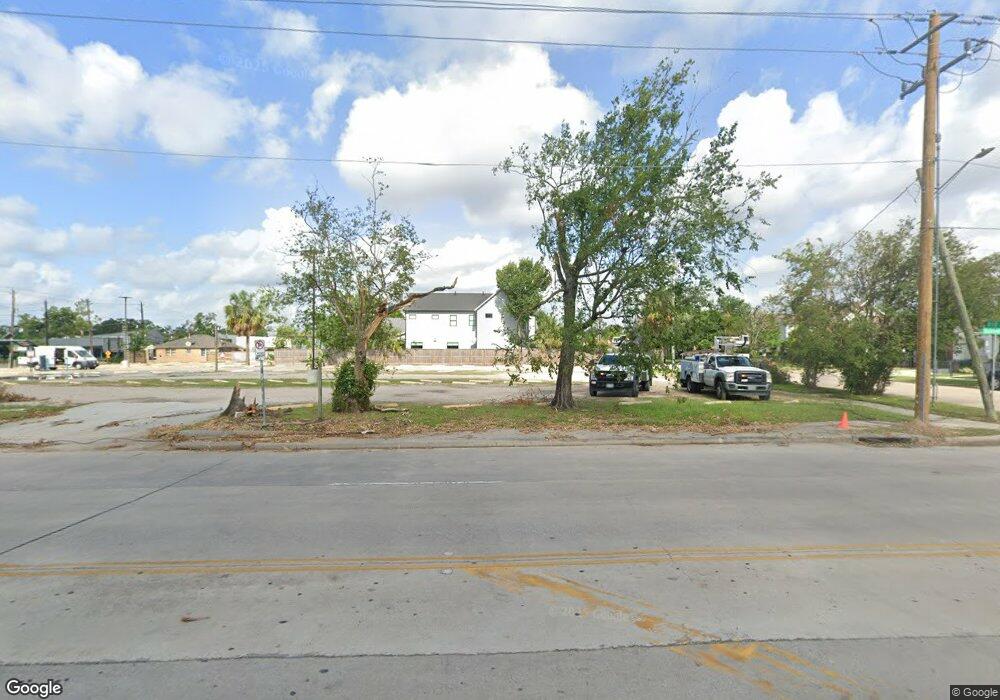 746 E 6th 1/2 St, Houston, TX 77007 - photo 1
