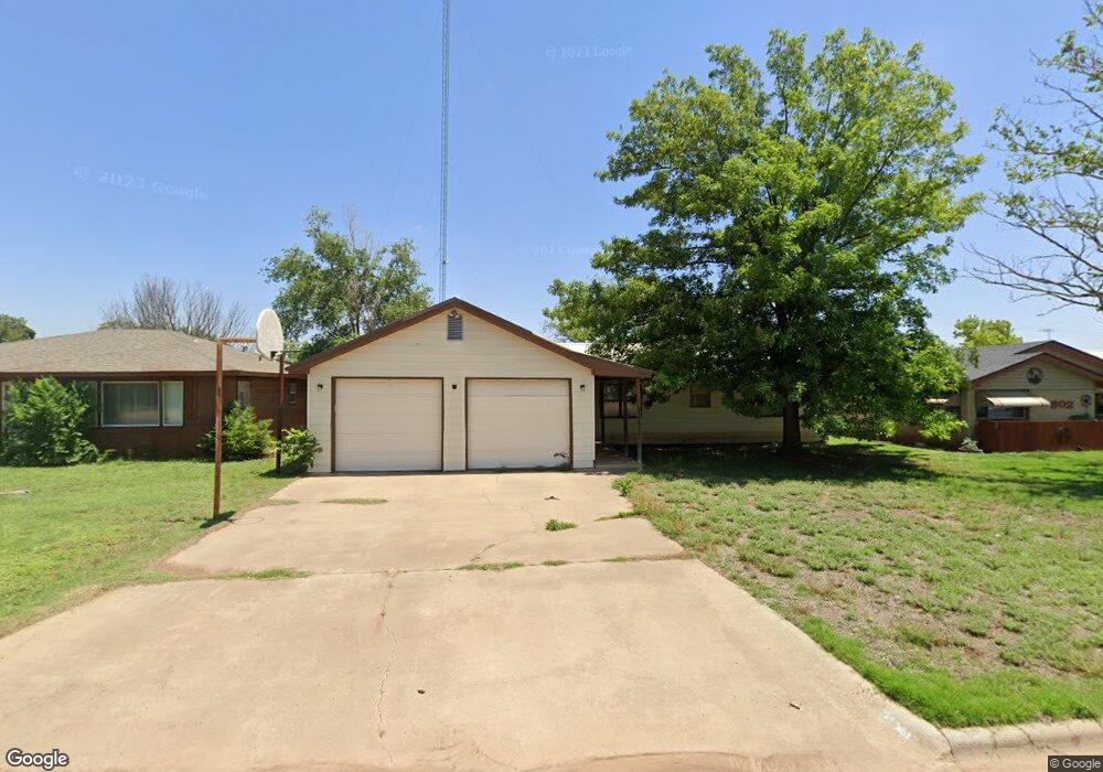 804 Borger St, Plainview, TX 79072 - photo 1