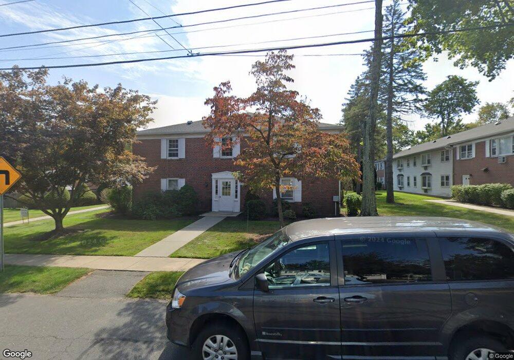 117 Shadow Ln unit B7, West Hartford, CT 06110 - photo 1