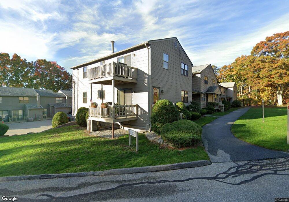610 Pinewood Dr unit 10, Smithfield, RI 02917 - photo 1