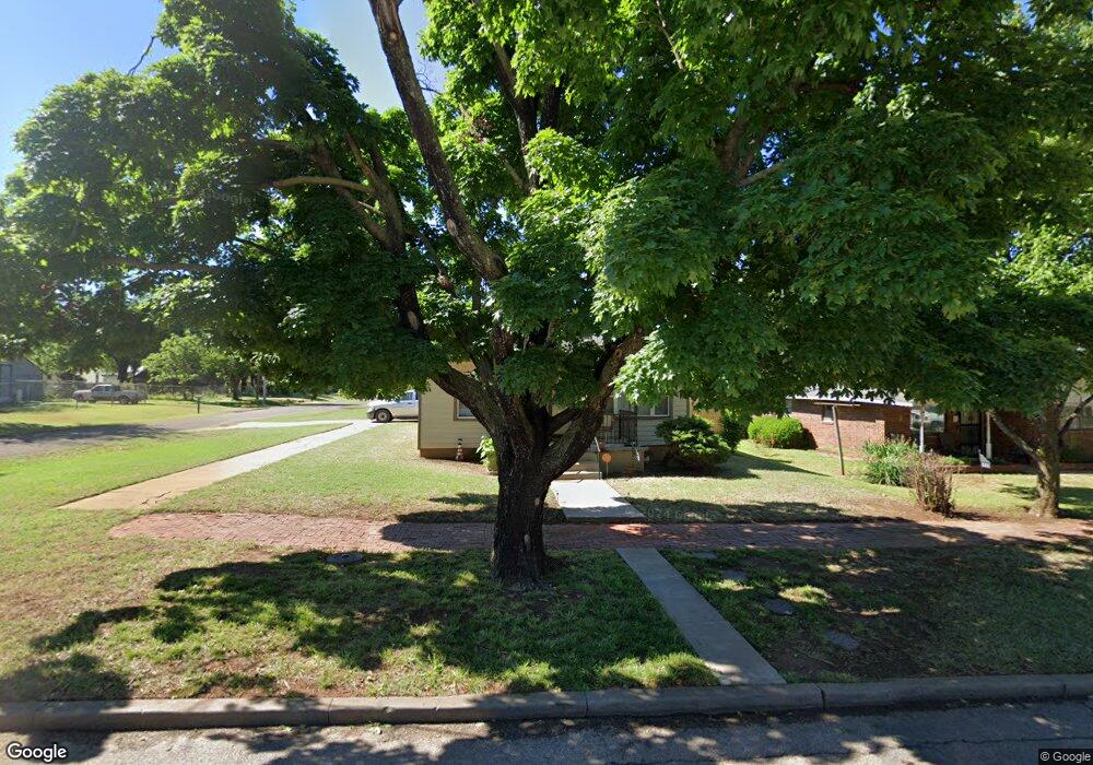 523 E Springer Ave, Guthrie, OK 73044 - photo 1