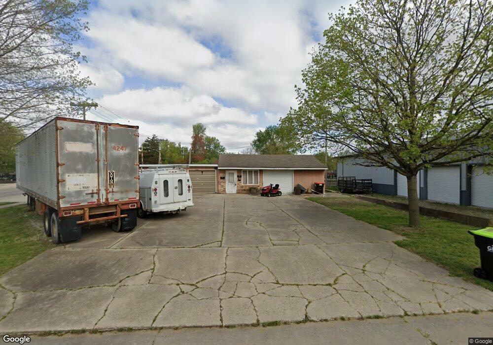 401 N Chicago St, Lincoln, IL 62656 - photo 1