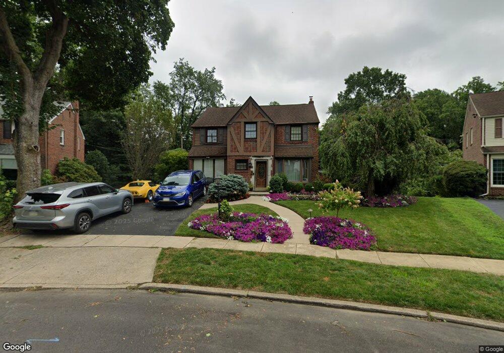 1611 Surrey Ln, Havertown, PA 19083 - photo 1