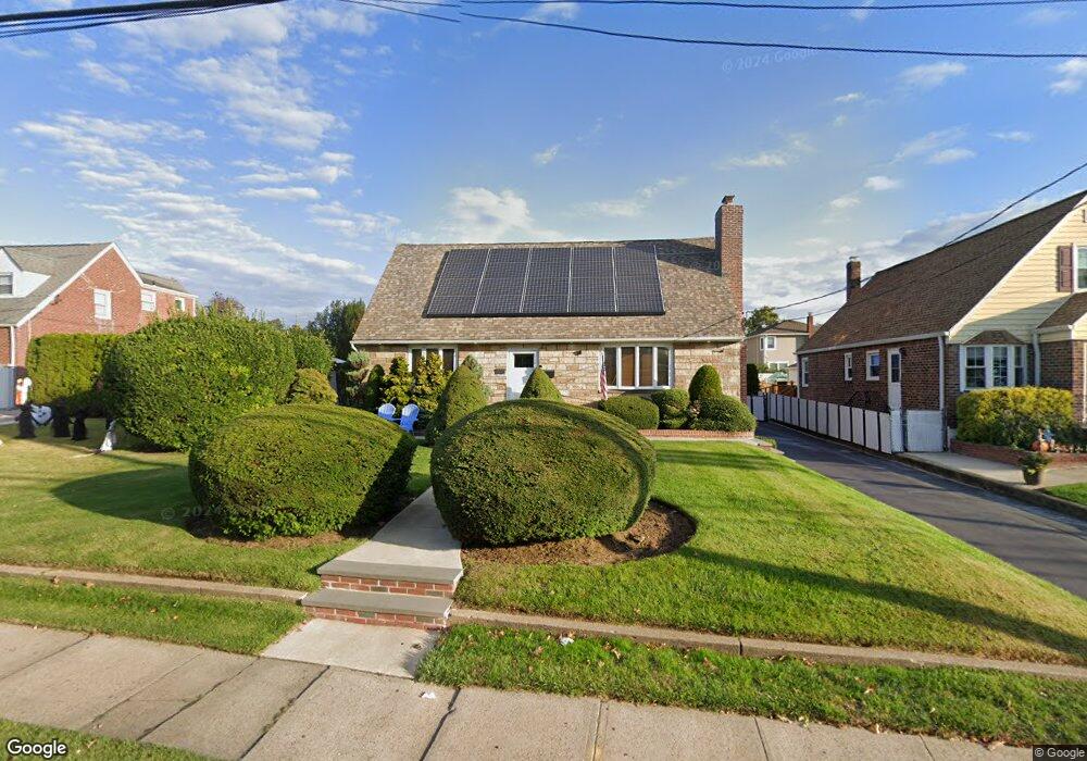 1040 Tulip Ave, Franklin Square, NY 11010 - photo 1